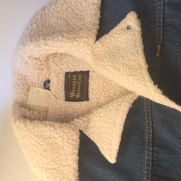 Wrangler Blue Denim Jacket with Cream Lining - Picture 3 of 7